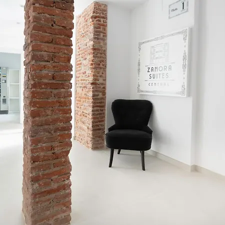 Zamora Suites Central * Самора